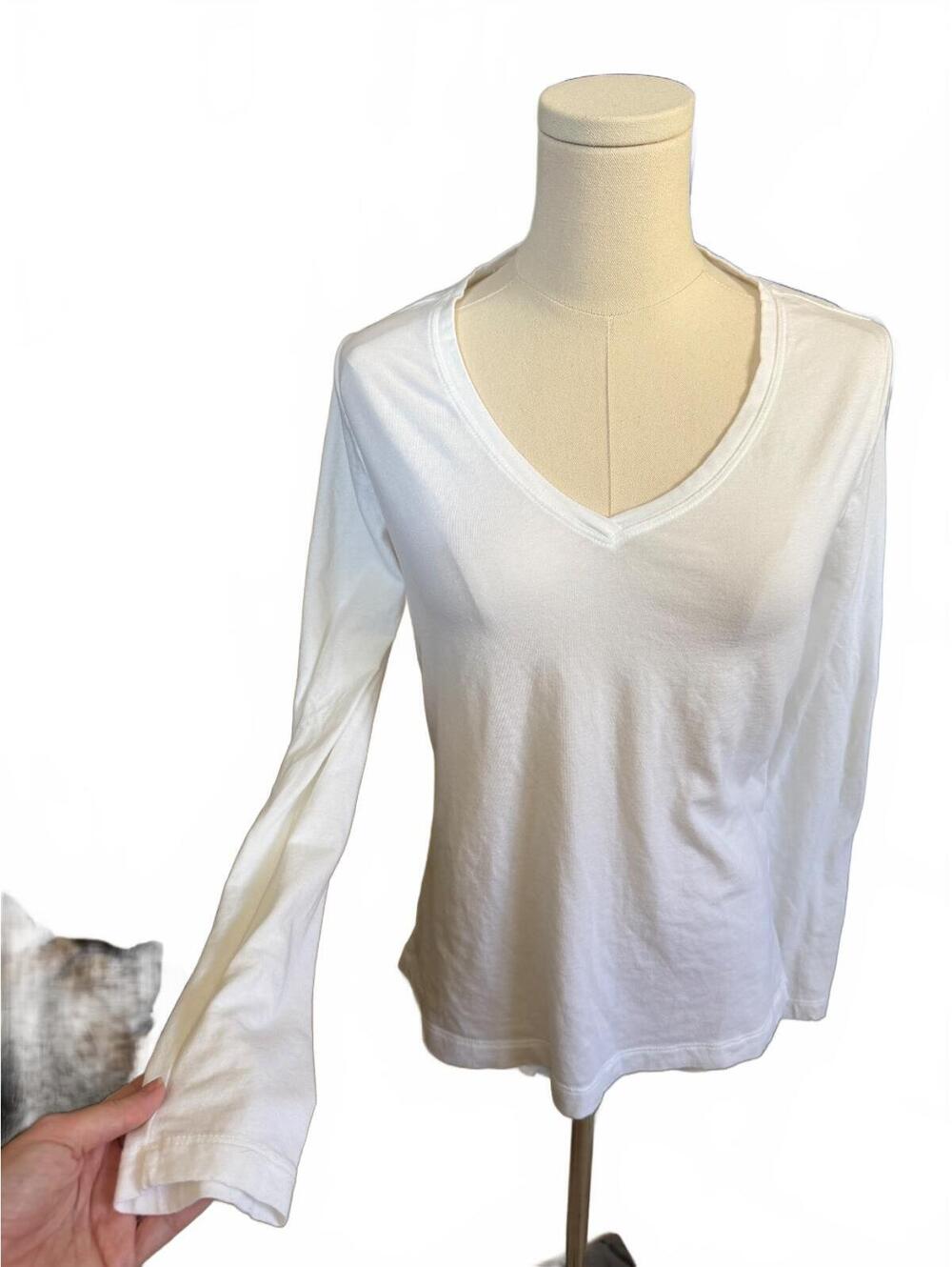 Banana Republic Timeless White V-Neck Long Sleeve T-Shirt S/P
